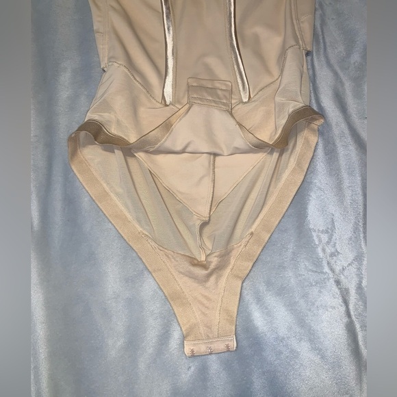 Maidenform 34 B Ultra-Firm Convertible Body Shaper Built-In Underwire Bra latte - Picture 5 of 10